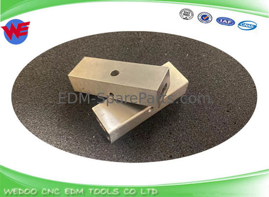 SPM Power Feed Contact Holder 61 * 12 * 20mm Carbide SPM EDM phụ tùng